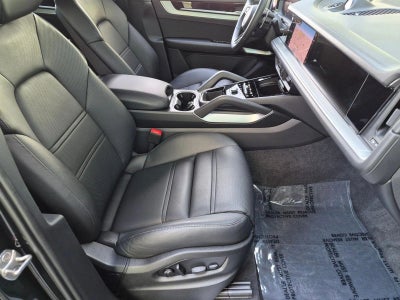 2025 Porsche Cayenne AWD
