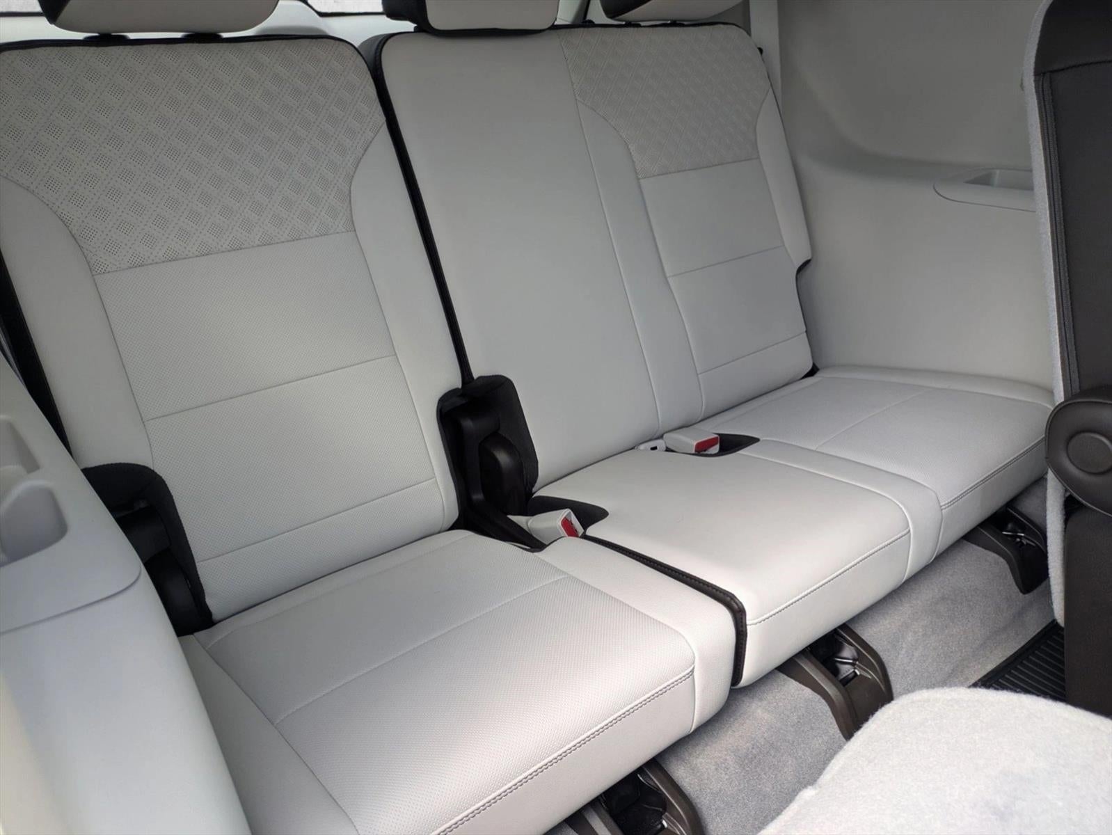 2026 GMC Acadia FWD Denali