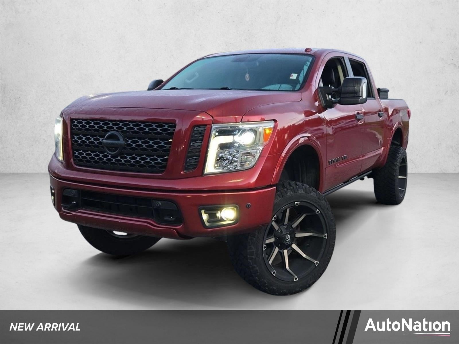 2019 Nissan Titan PRO-4X 4WD photo