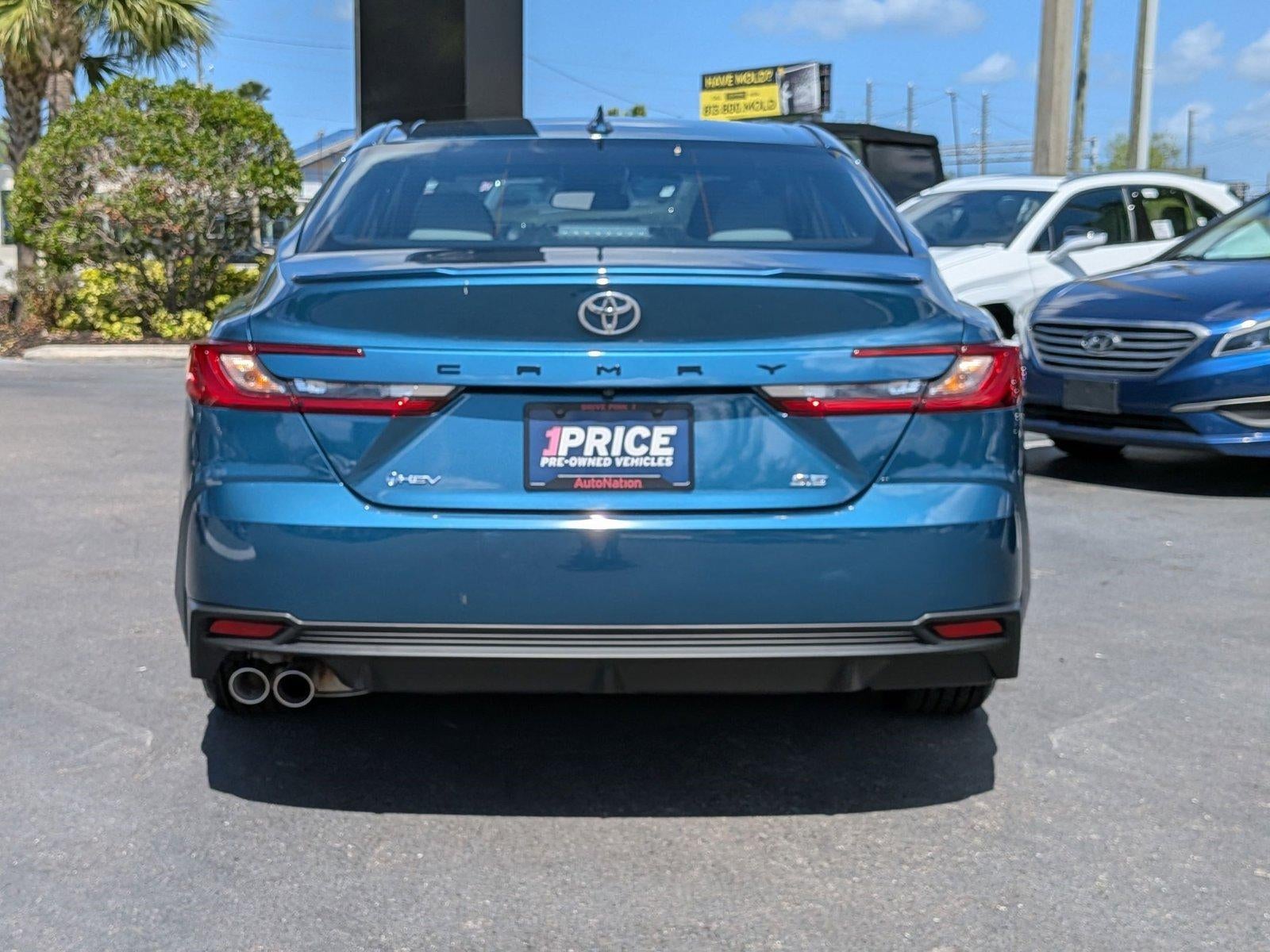 2025 Toyota Camry SE (SE)