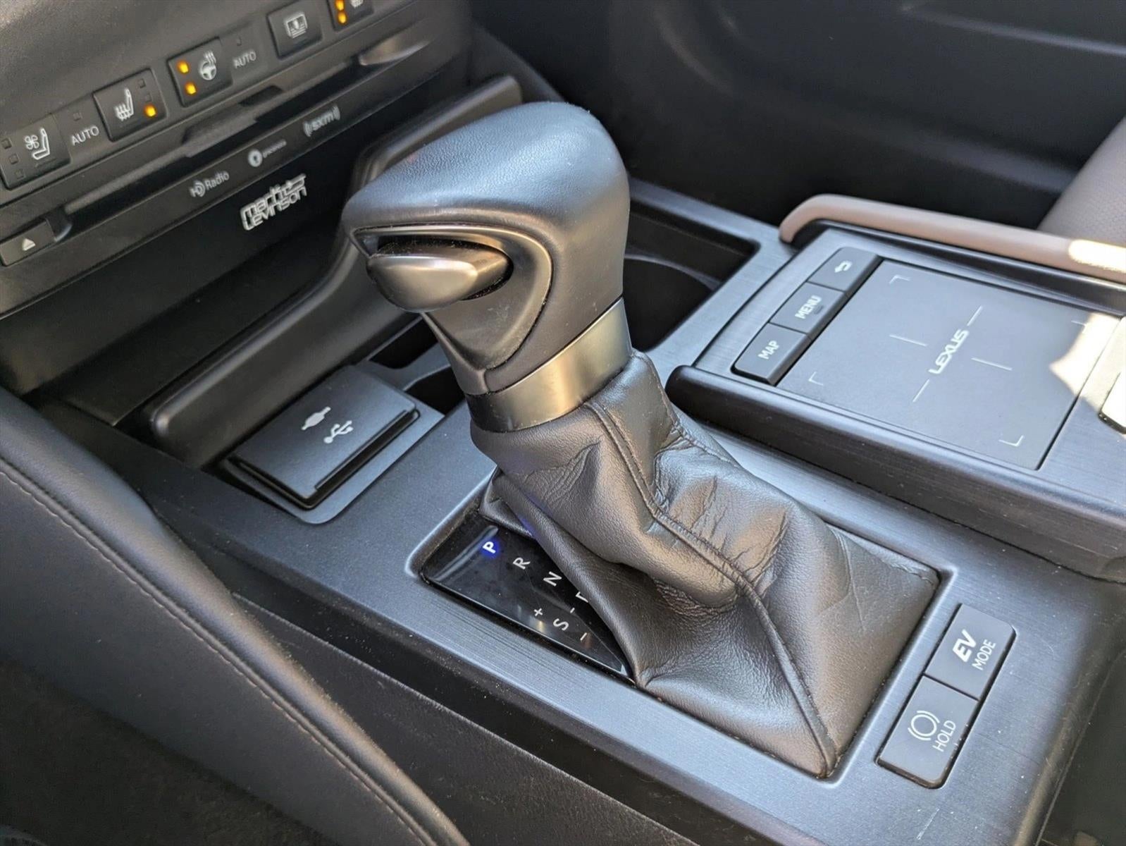 2022 Lexus ES 300h Ultra Luxury FWD