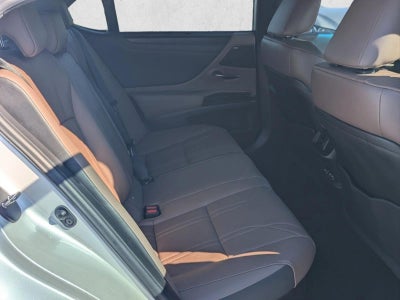 2022 Lexus ES 300h Ultra Luxury FWD