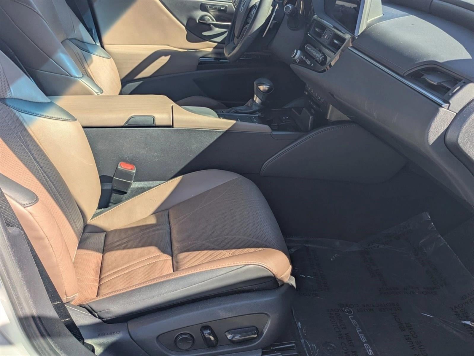 2022 Lexus ES 300h Ultra Luxury FWD