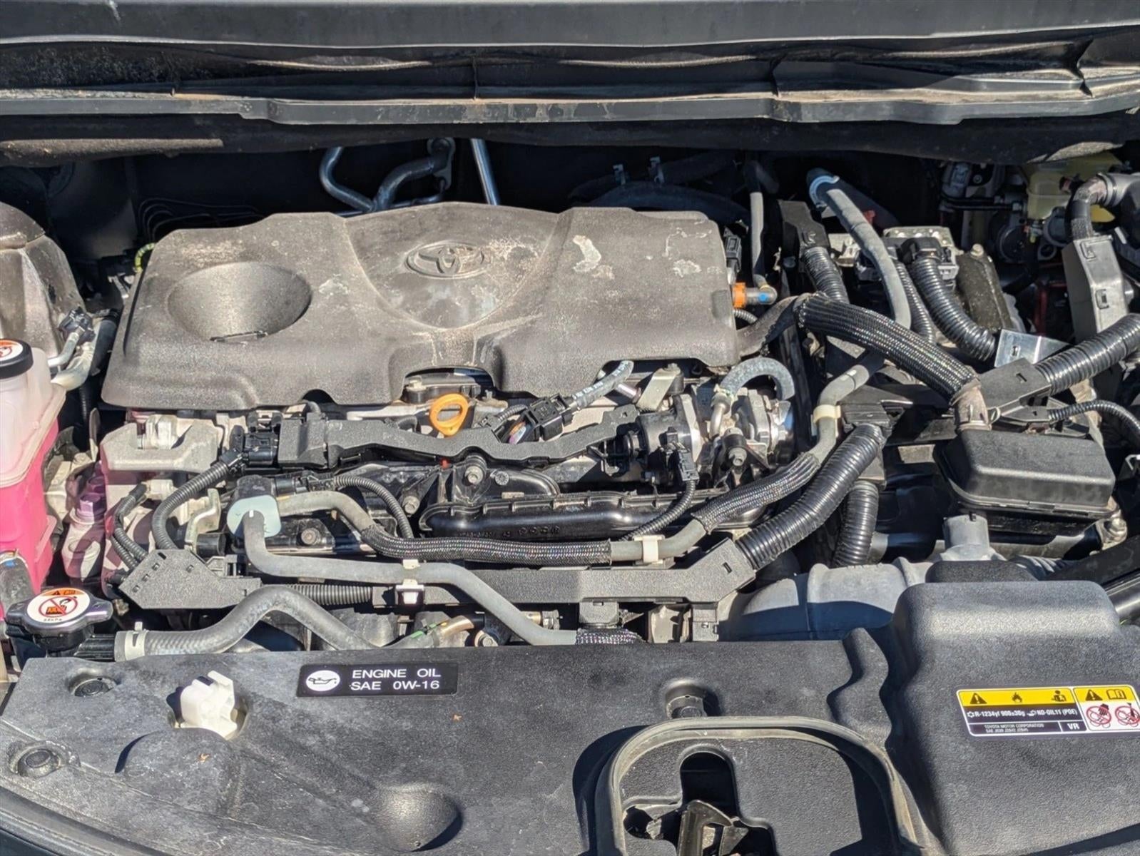 2022 Toyota Sienna XLE FWD 8-Passenger (Natl)