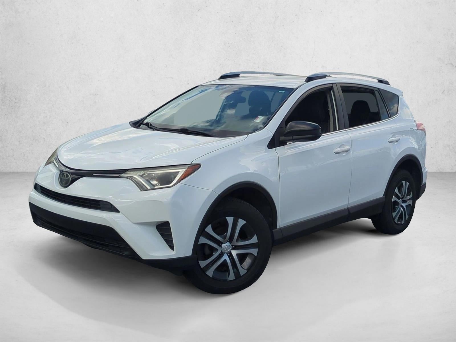 2017 Toyota RAV4 LE FWD (GS)