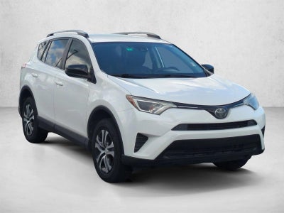 2017 Toyota RAV4 LE FWD (GS)