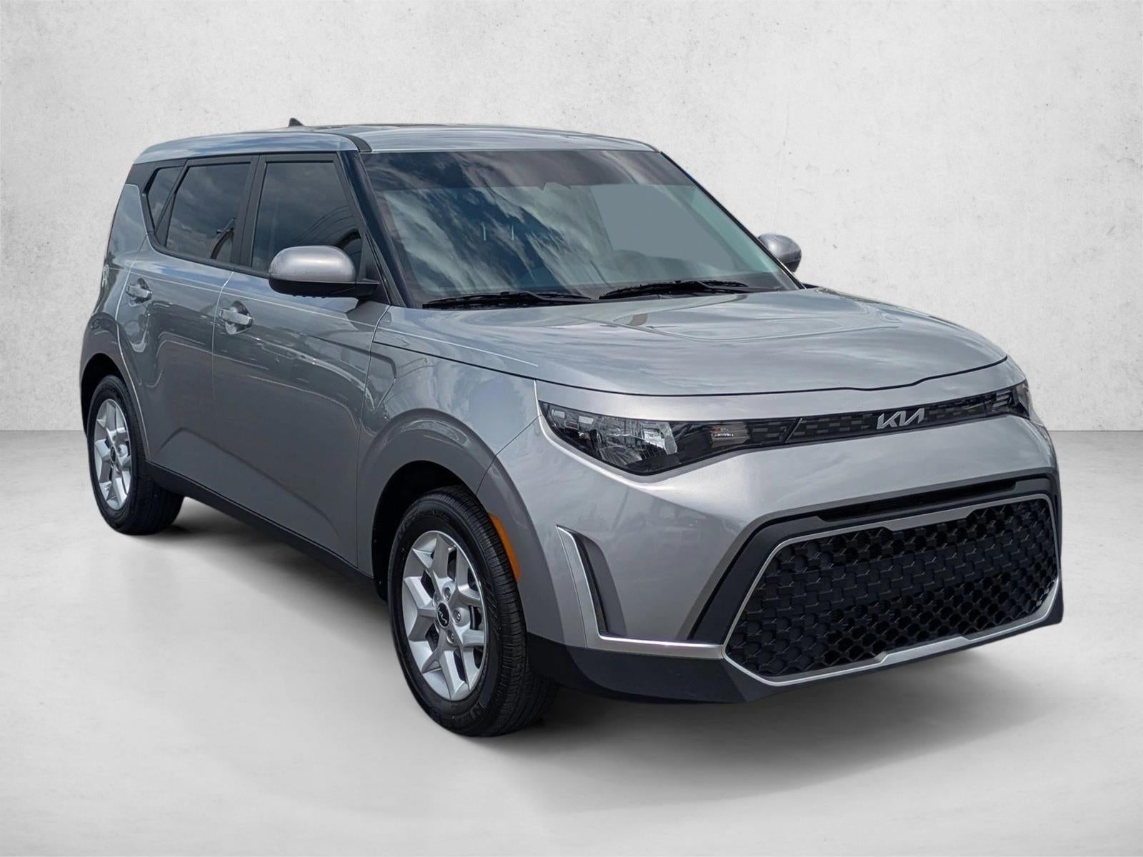2024 Kia Soul LX IVT