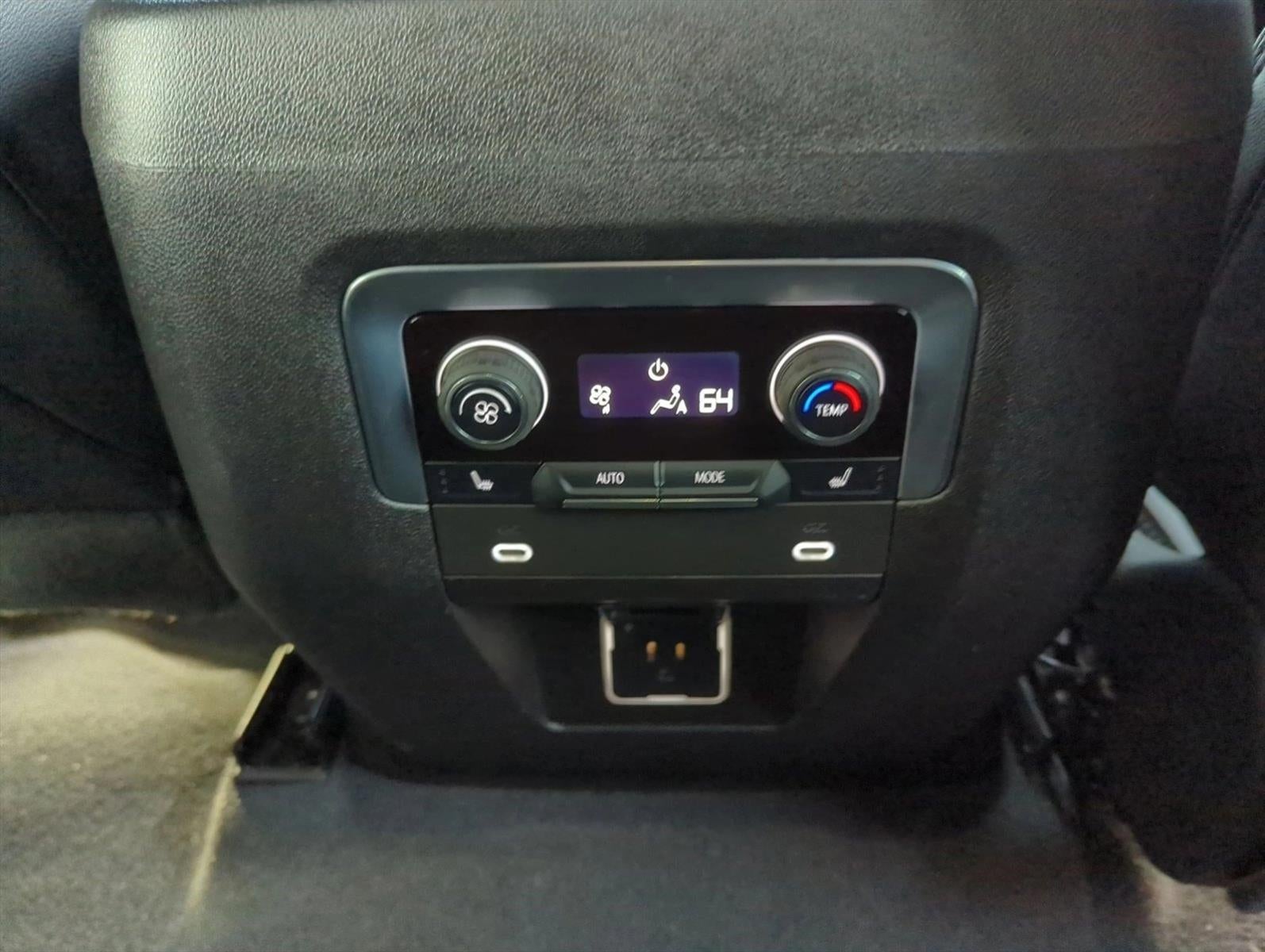 2022 Chevrolet Suburban 4WD RST