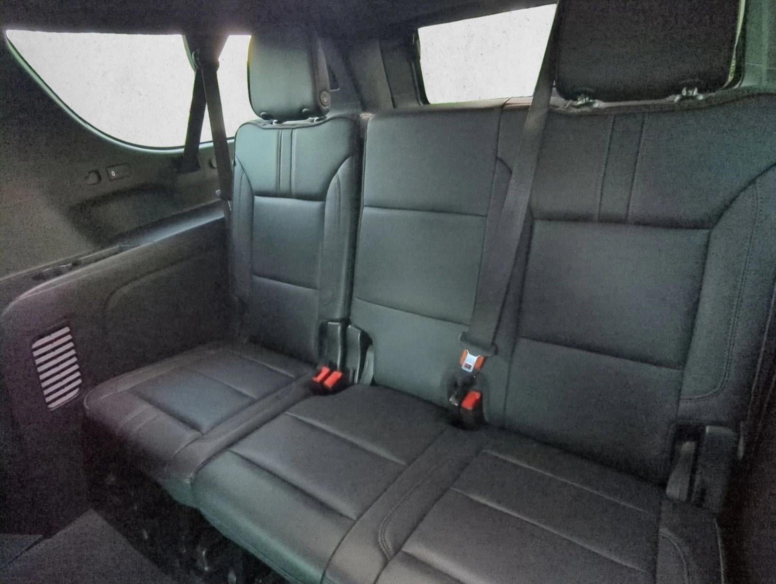 2022 Chevrolet Suburban 4WD RST