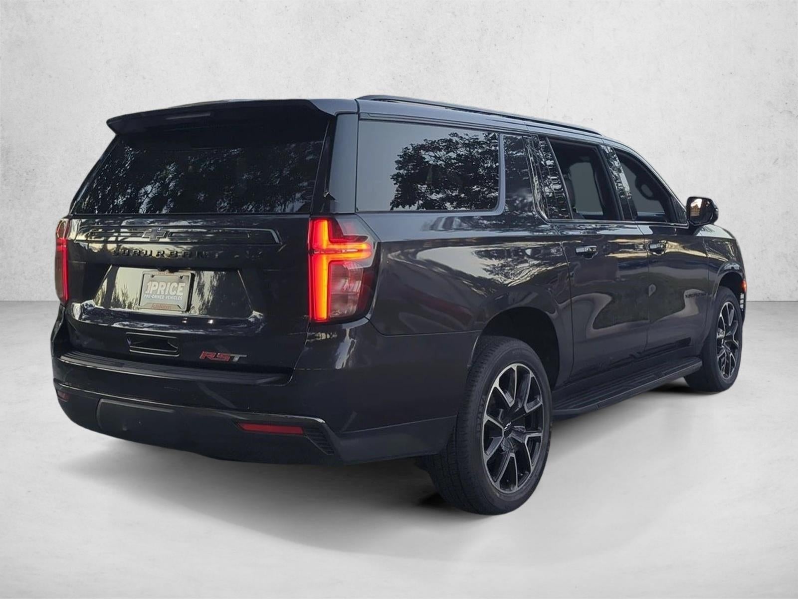 2022 Chevrolet Suburban 4WD RST