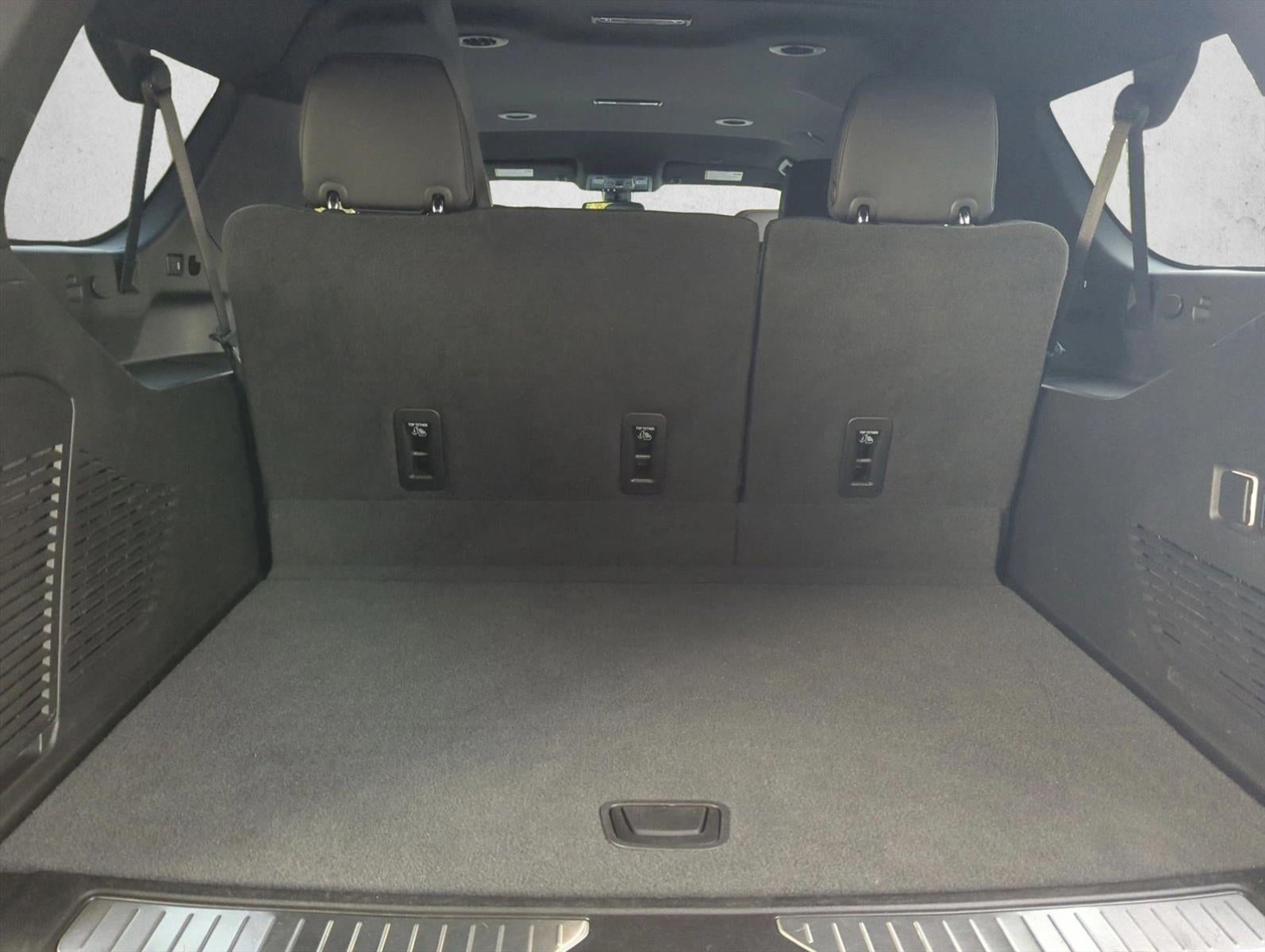 2022 Chevrolet Suburban 4WD RST