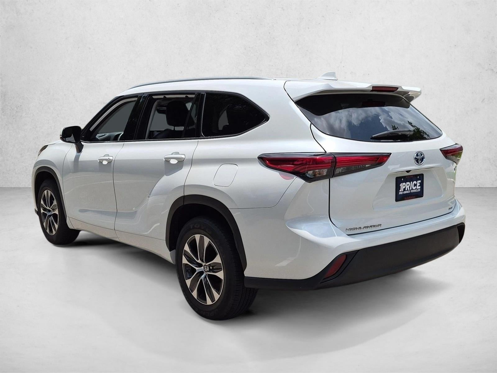 2022 Toyota Highlander Hybrid XLE FWD (Natl)