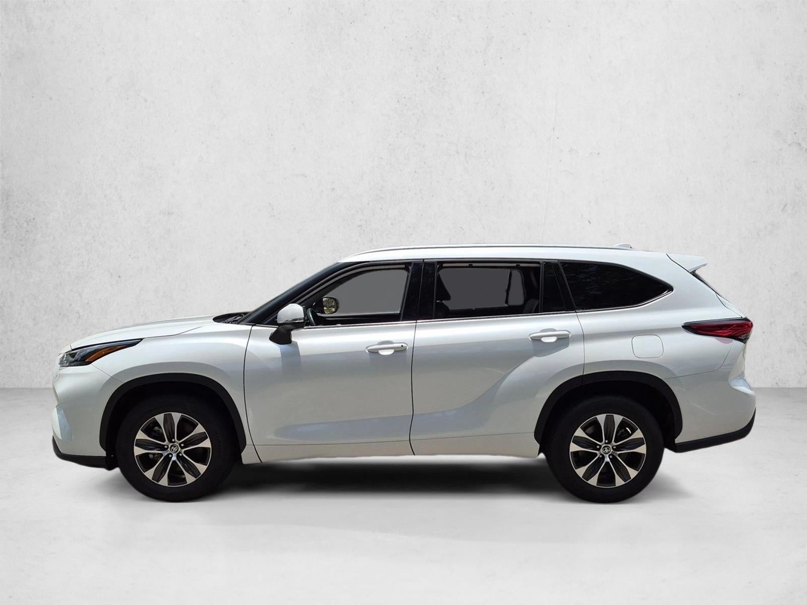 2022 Toyota Highlander Hybrid XLE FWD (Natl)