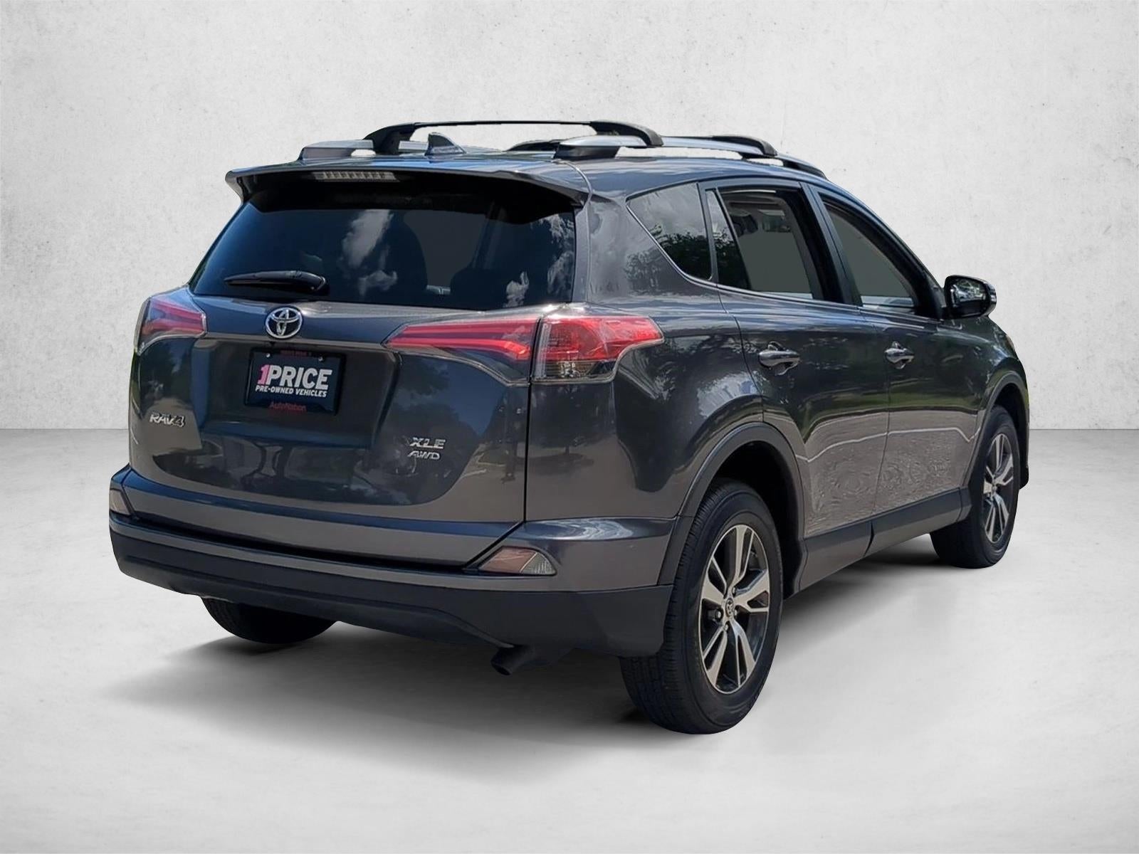 2017 Toyota RAV4 XLE AWD (Natl)