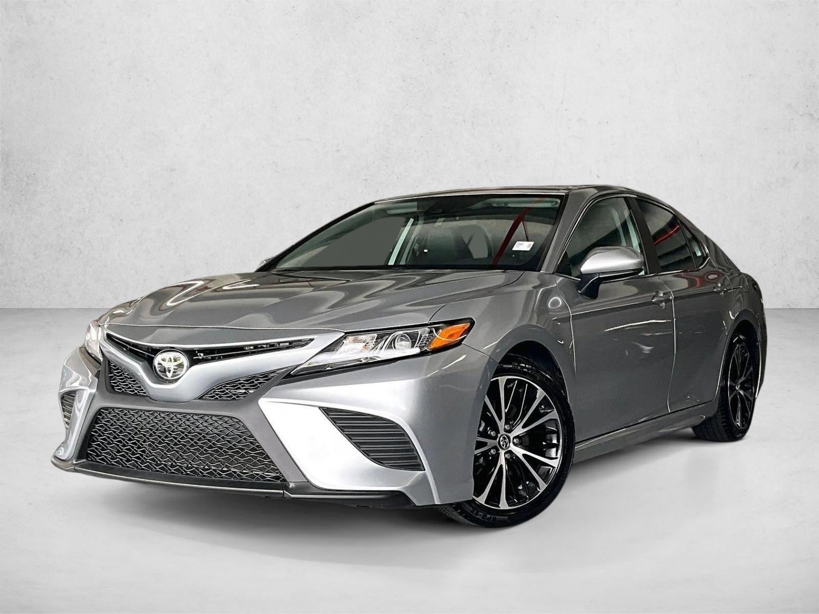2020 Toyota Camry SE Auto (SE)
