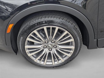 2024 Cadillac XT4 FWD 4dr Premium Luxury