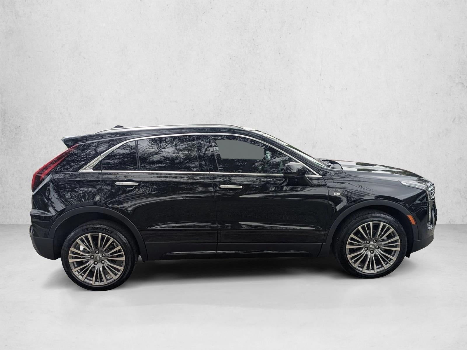 2024 Cadillac XT4 FWD 4dr Premium Luxury