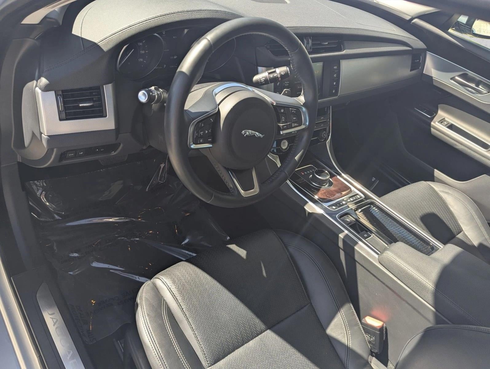 2018 Jaguar XF Sedan 35t Prestige RWD *Ltd Avail*