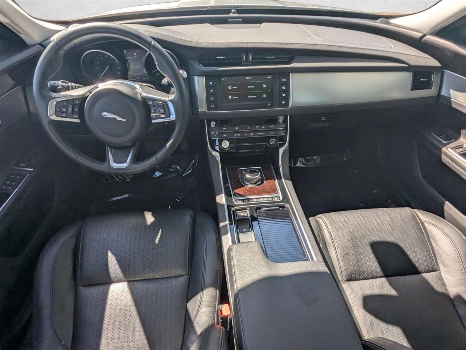 2018 Jaguar XF Sedan 35t Prestige RWD *Ltd Avail*