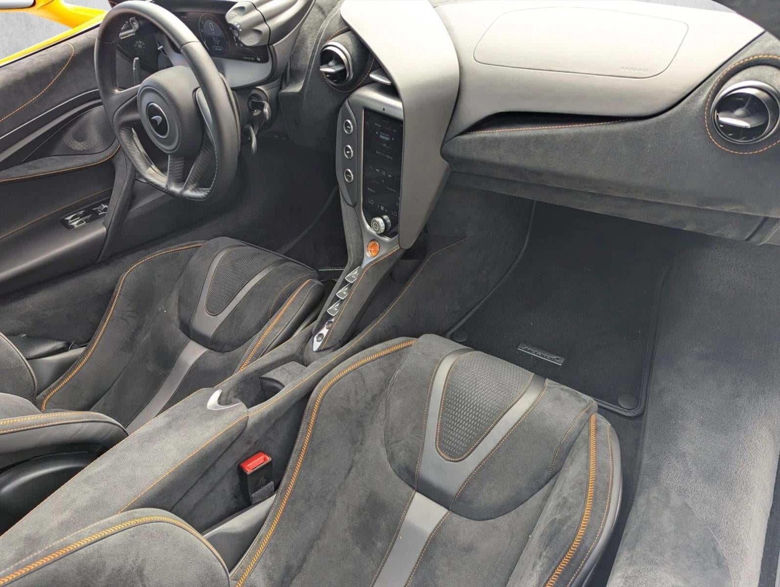 2025 McLaren 750S Coupe