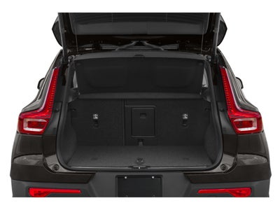 2022 Volvo XC40 T5 AWD Momentum