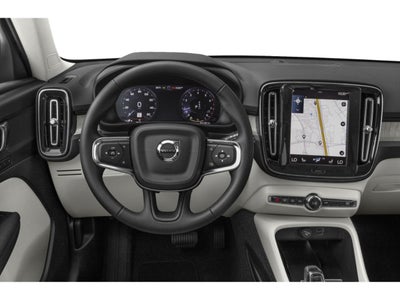2022 Volvo XC40 T5 AWD Momentum