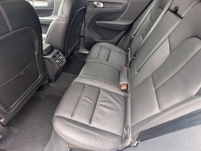 2023 Volvo XC40 B5 AWD Plus Dark Theme