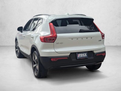 2023 Volvo XC40 B5 AWD Plus Dark Theme
