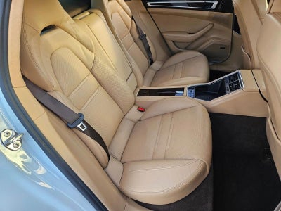 2018 Porsche Panamera 4 AWD