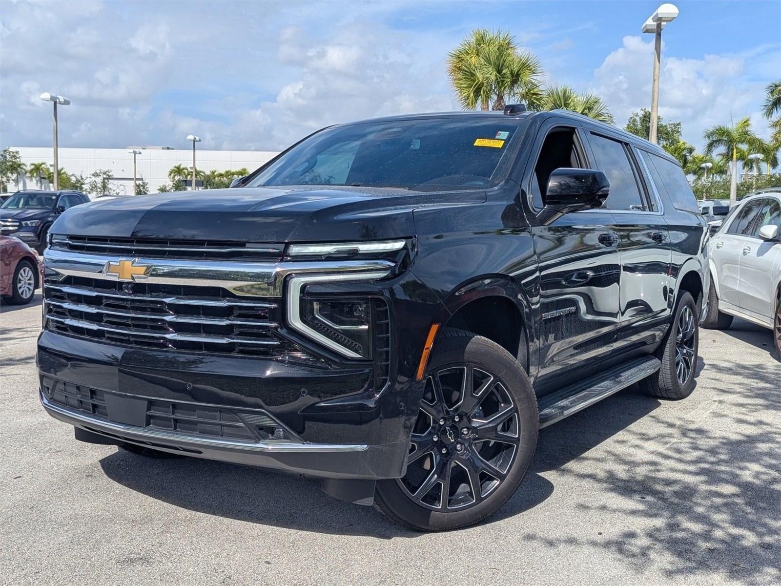 2025 Chevrolet Suburban 4WD LT