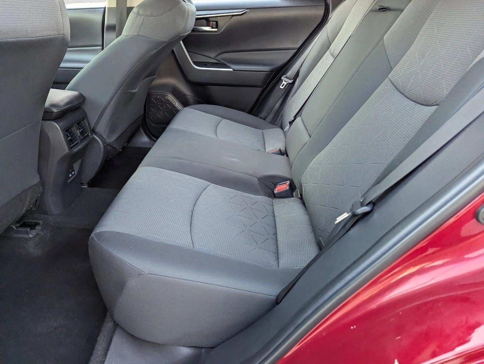 2022 Toyota RAV4 XLE FWD (GS)