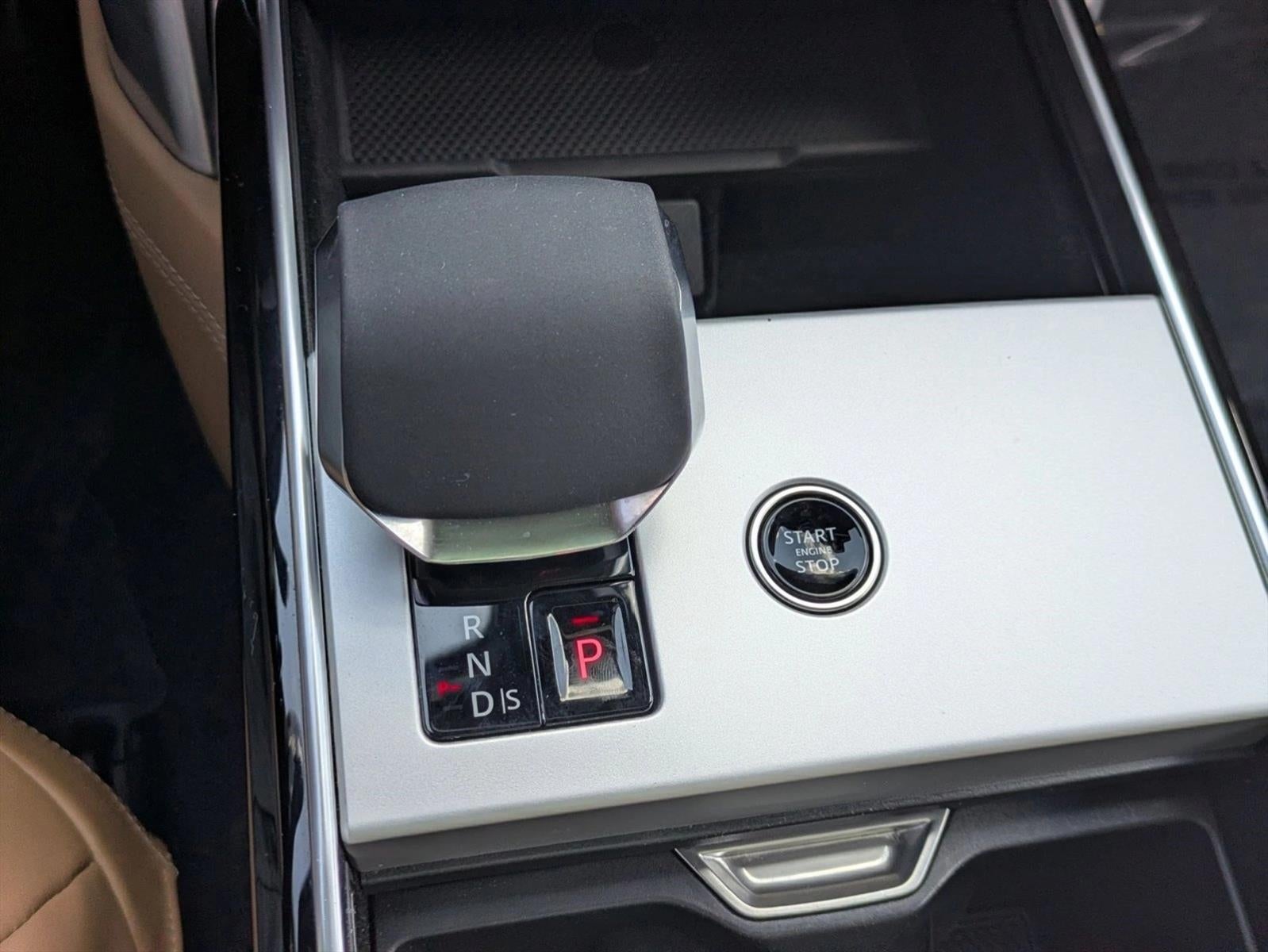 2025 Land Rover Range Rover P530 SE LWB 7 Seat