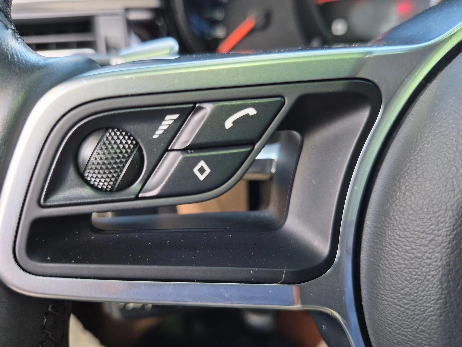2021 Porsche Macan AWD