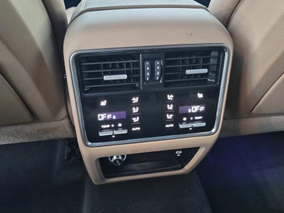 2023 Porsche Cayenne Platinum Edition AWD