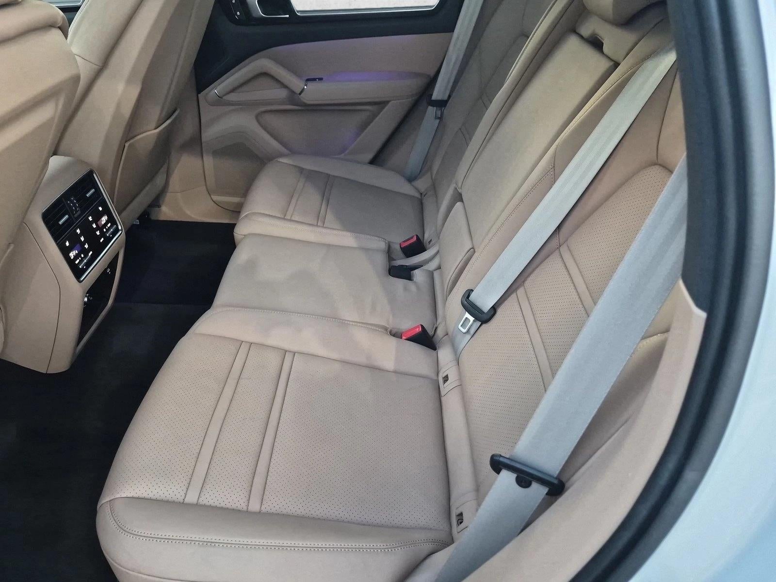 2023 Porsche Cayenne Platinum Edition AWD