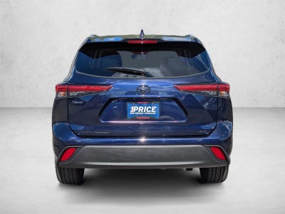 2022 Toyota Highlander XLE FWD (Natl)