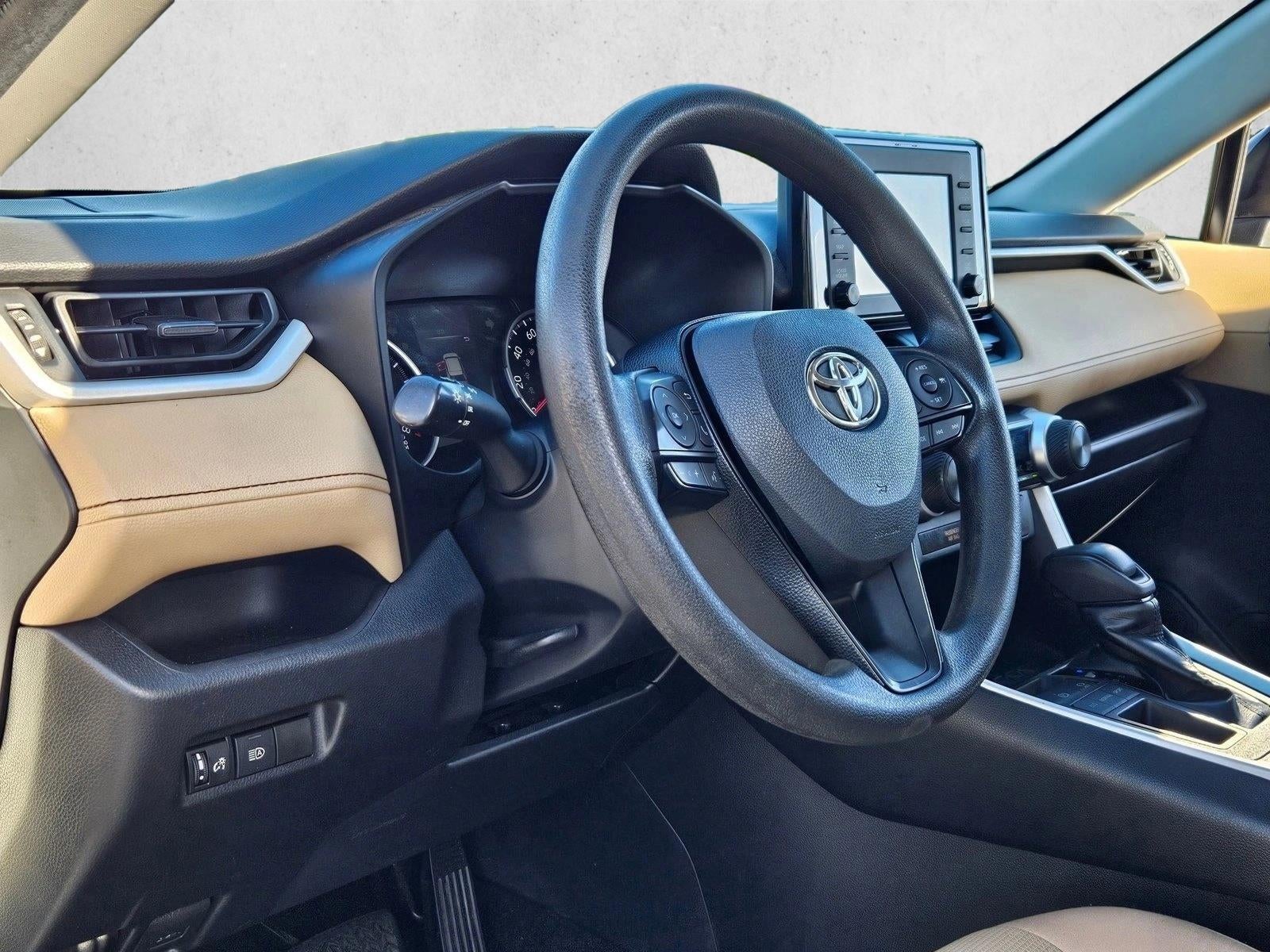 2019 Toyota RAV4 LE FWD (GS)