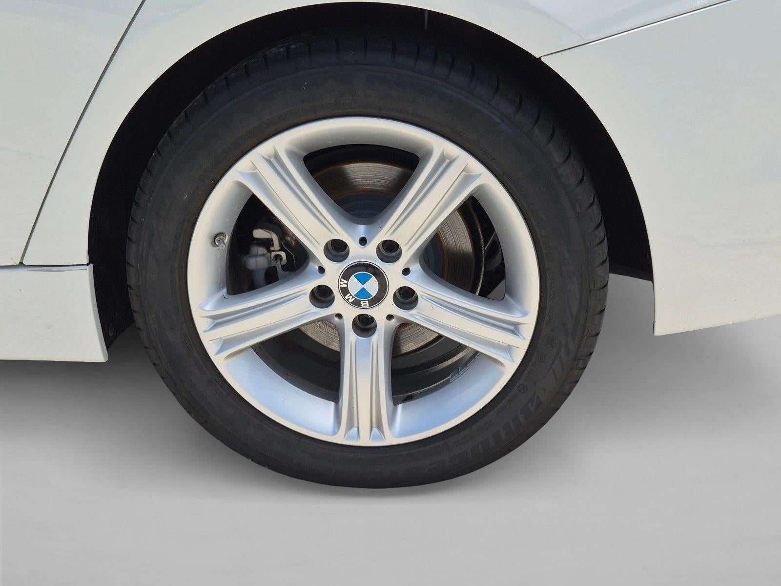 2017 BMW 320i Sedan