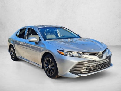 2018 Toyota Camry LE Auto (SE)