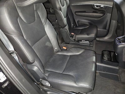 2020 Volvo XC90 T6 AWD Momentum 6 Passenger