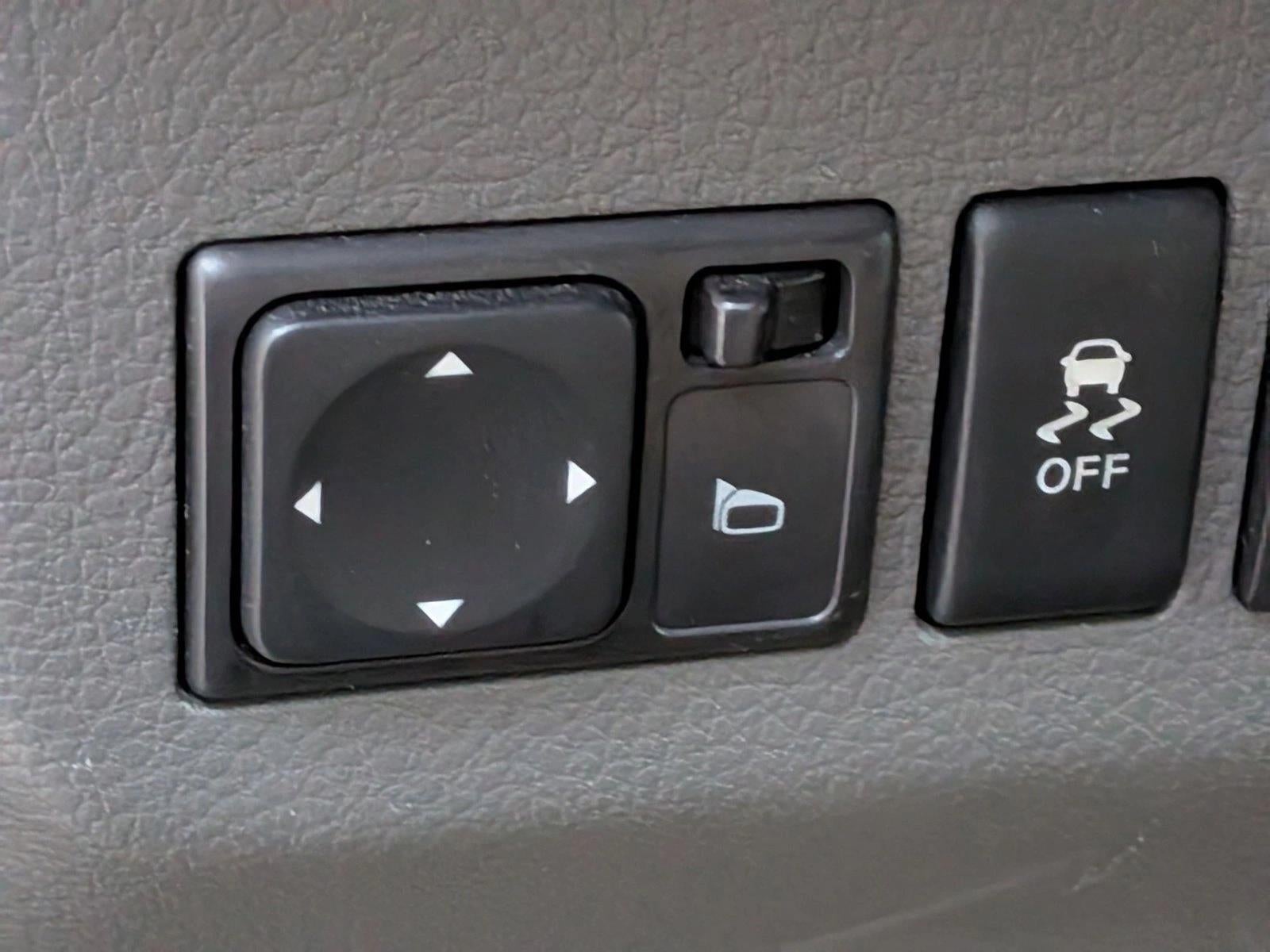 2016 Nissan NVP V8 SL