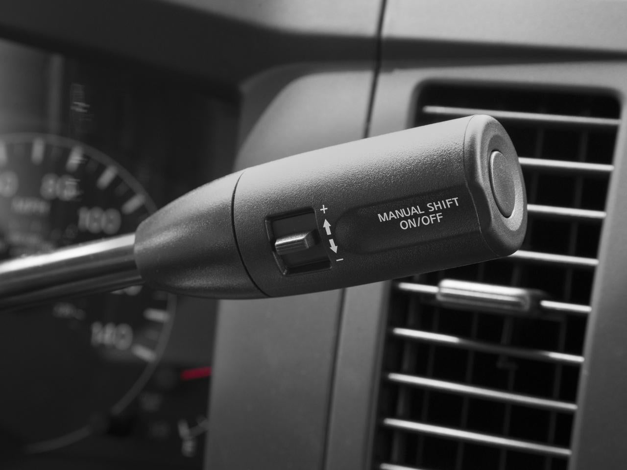 2016 Nissan NVP V8 SL