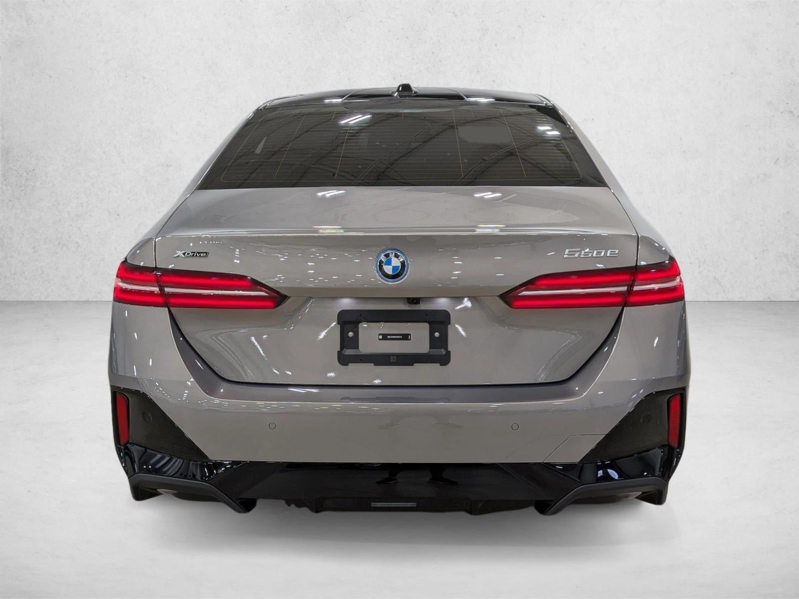 2026 BMW 550e xDrive Sedan