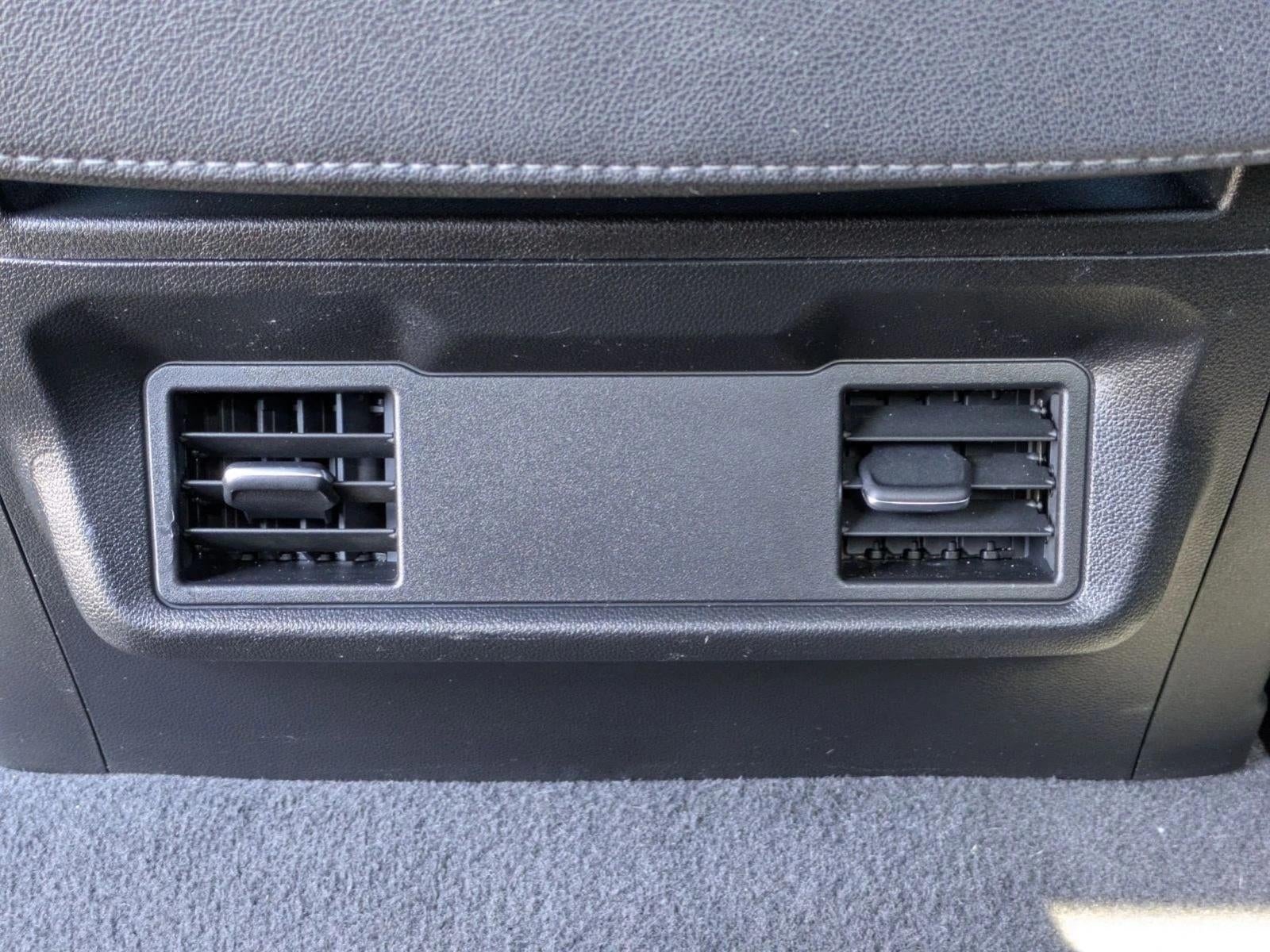 2022 Chevrolet Silverado 1500 Crew Cab Short Box 2-Wheel Drive Custom