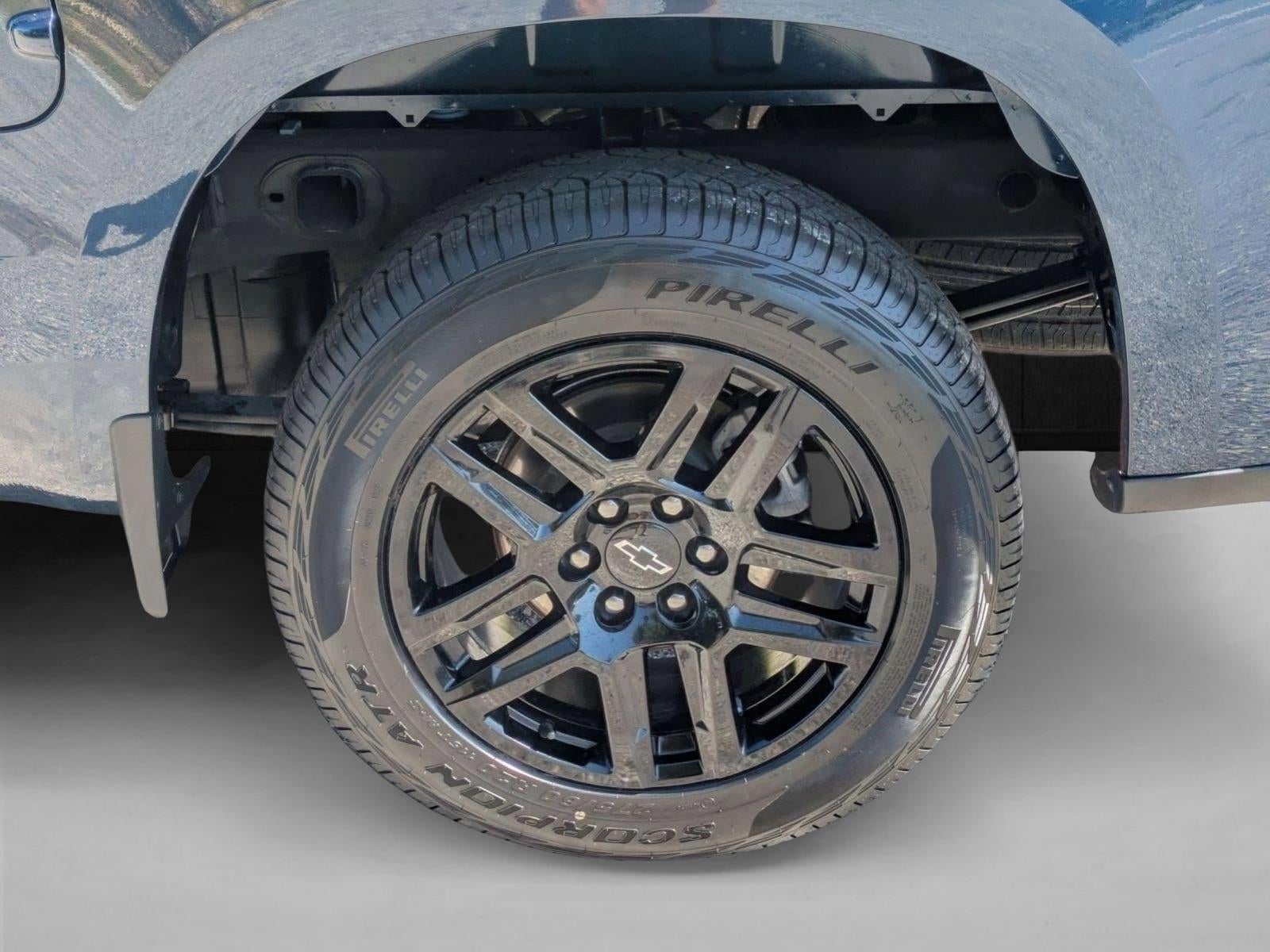 2022 Chevrolet Silverado 1500 Crew Cab Short Box 2-Wheel Drive Custom