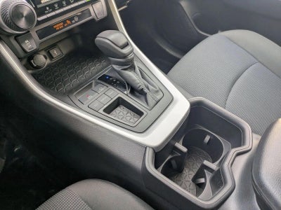 2022 Toyota RAV4 LE FWD (GS)