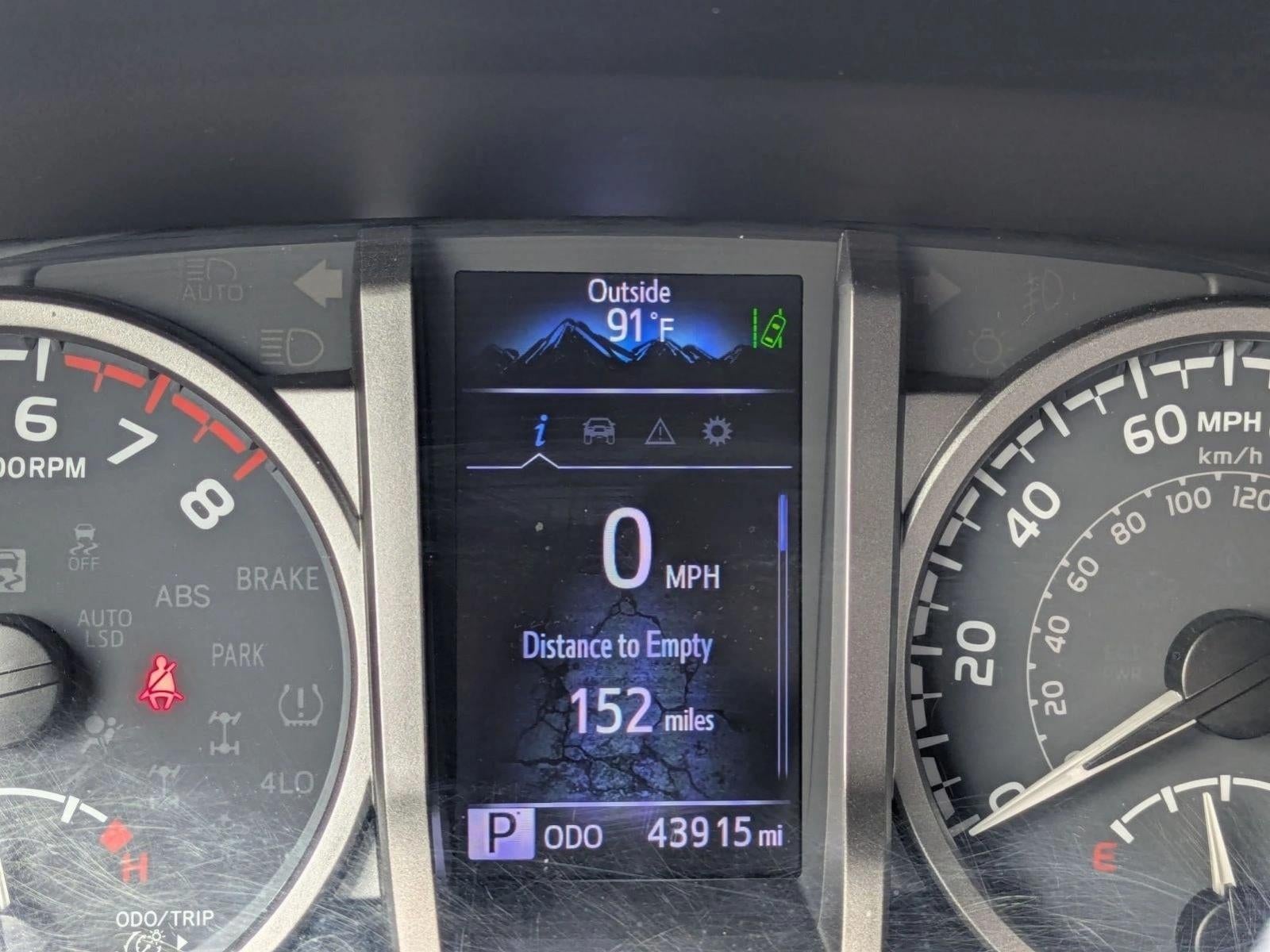2022 Toyota Tacoma 4WD 4WD SR5 Double Cab 5' Bed V6 AT (Natl)