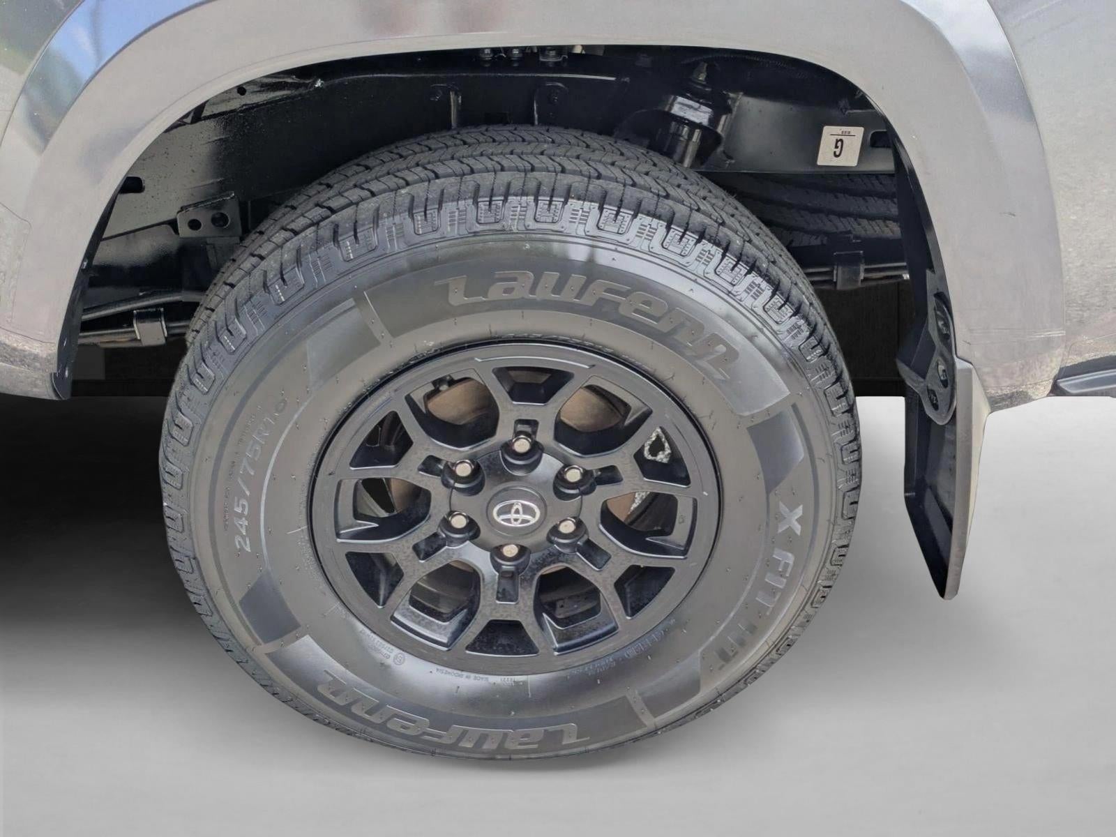 2022 Toyota Tacoma 4WD 4WD SR5 Double Cab 5' Bed V6 AT (Natl)