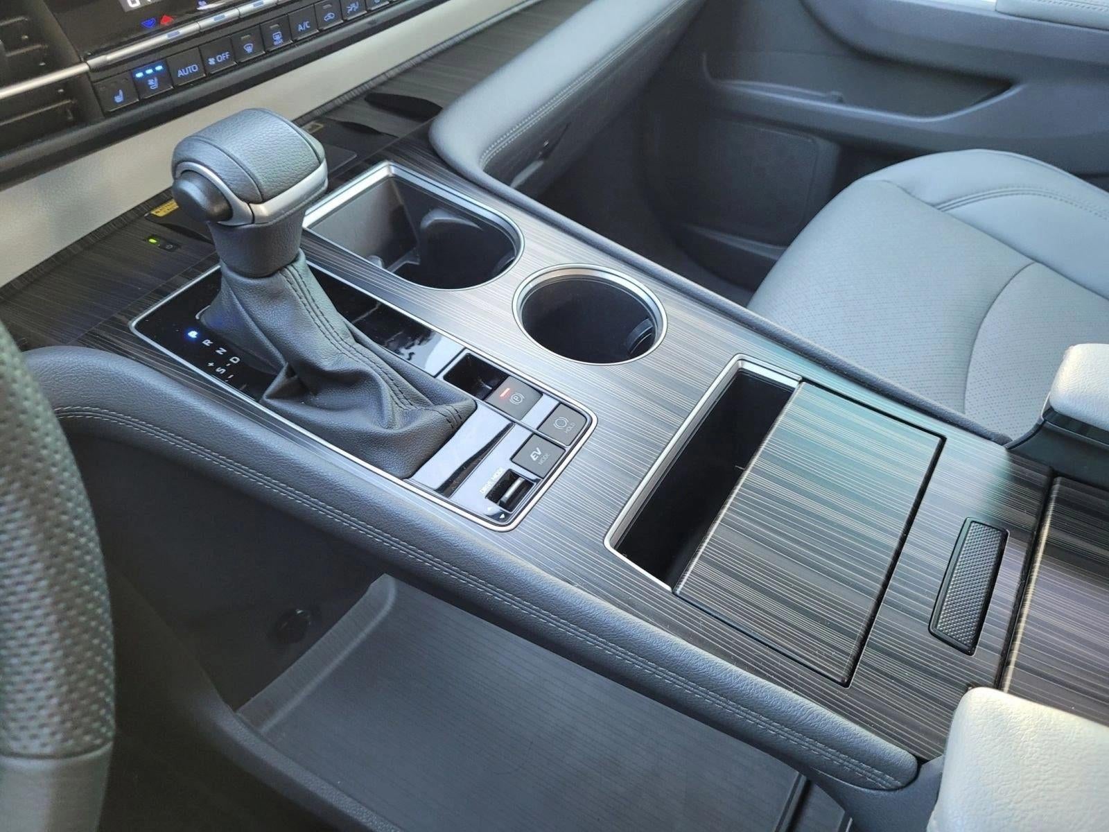 2023 Toyota Sienna Limited AWD 7-Passenger (Natl)