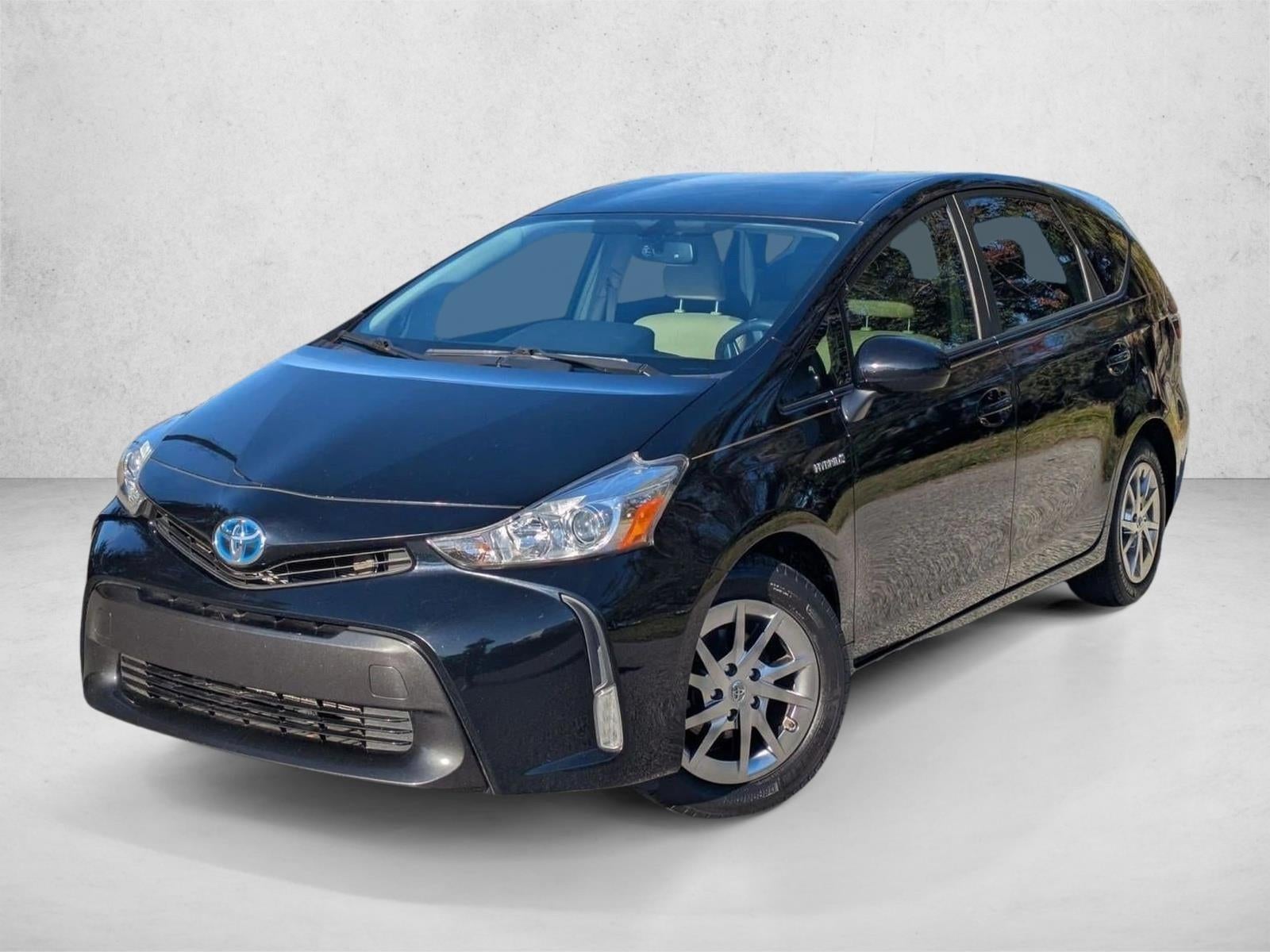 2017 Toyota Prius v Four (Natl)